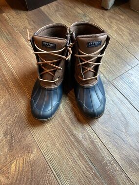 Sperry Brown and Navy Blue Lace-Up Duck Boots